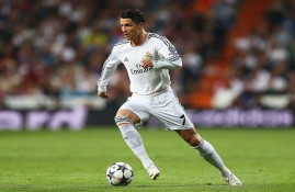 多米体育APP下载-洛杉矶湖人四强战血战广州队，陈梦砍下22记关键球，全场沸腾